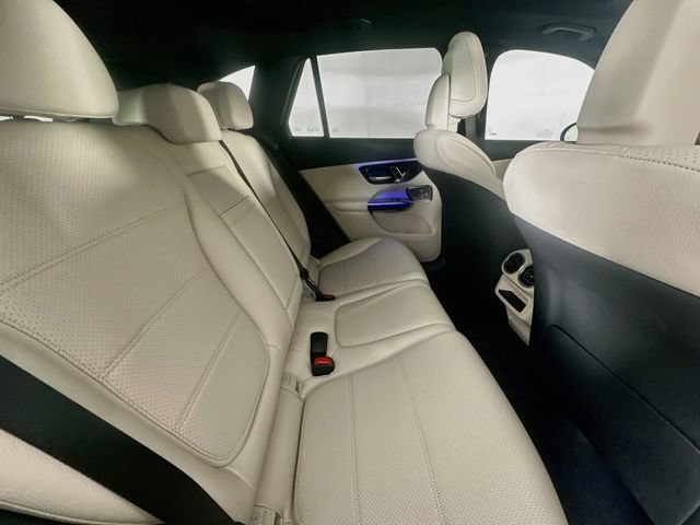 New 2026 Polar White Mercedes-Benz GLC 300 image 58