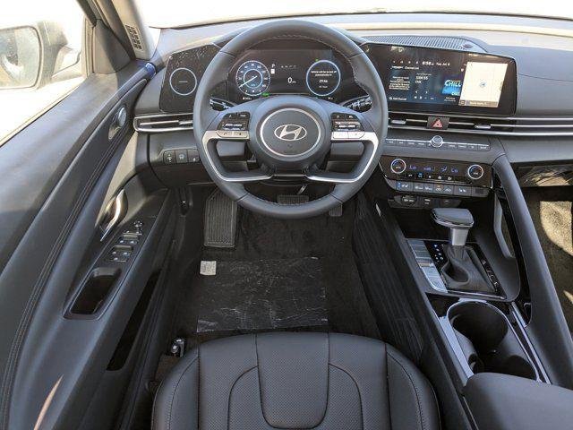 2025 Hyundai Elantra Limited - Photo 40