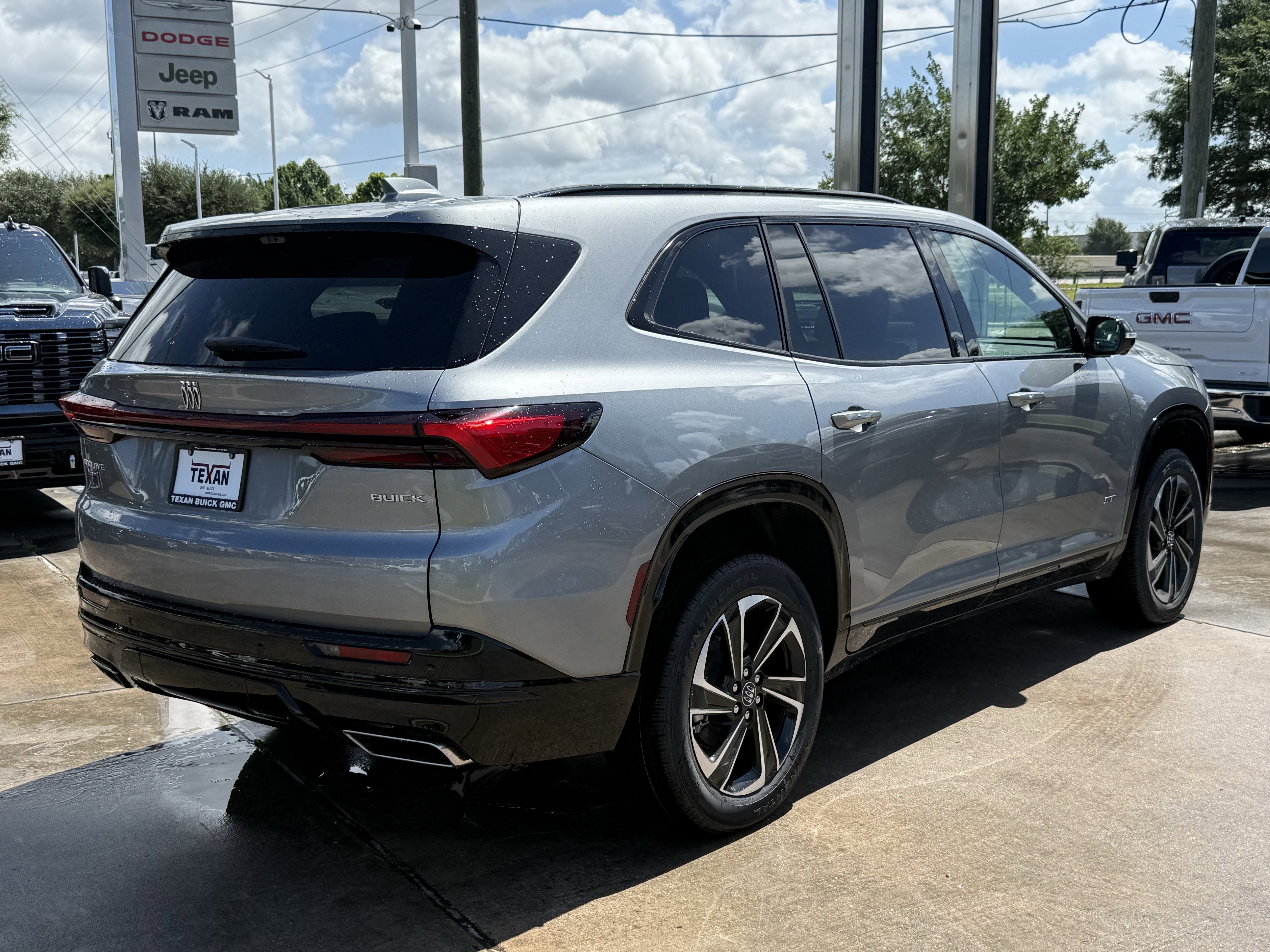 2026 Buick Enclave Sport Touring - Photo 4