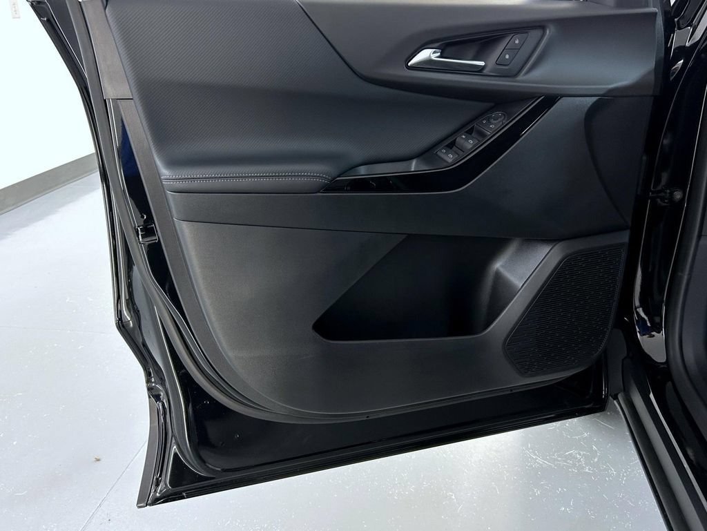 New 2027 Mosaic Black Metallic Chevrolet LT image 9