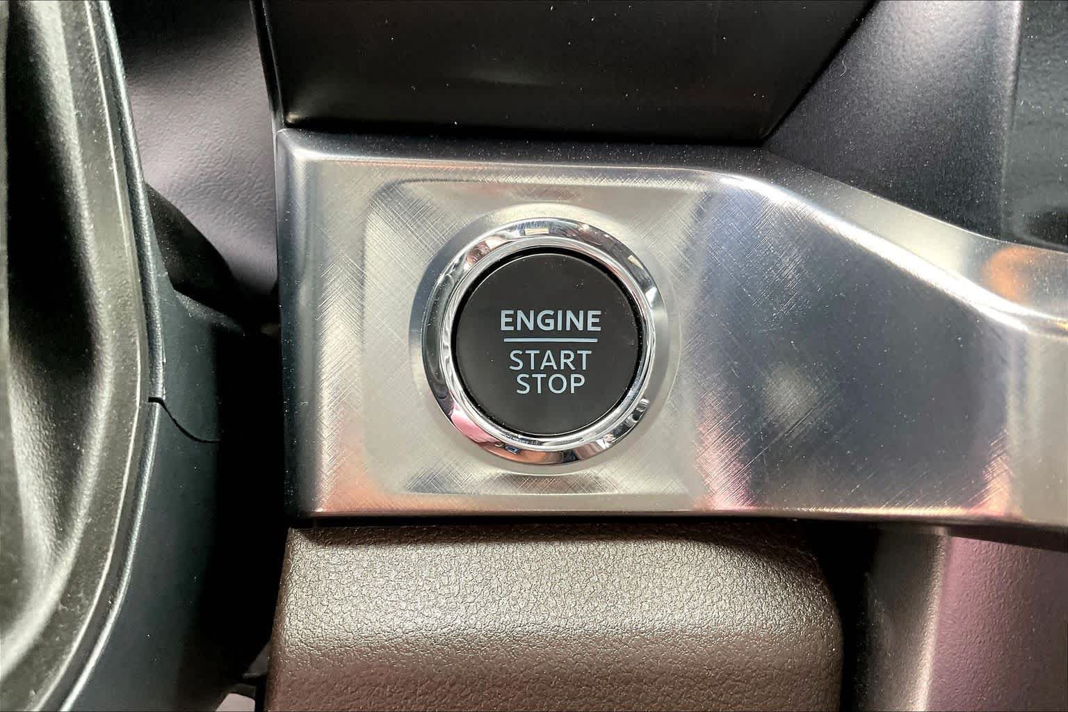 New 2026 Star White Metallic Tri-Coat Ford F-250® King Ranch® image 17
