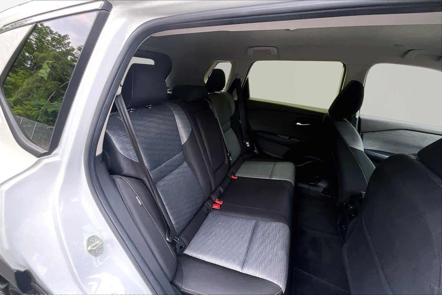 Used 2023 Pearl White Tricoat Nissan SV image 20