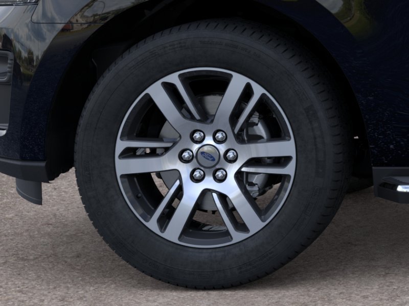 New 2022 Agate Black Metallic Ford XLT MAX image 19