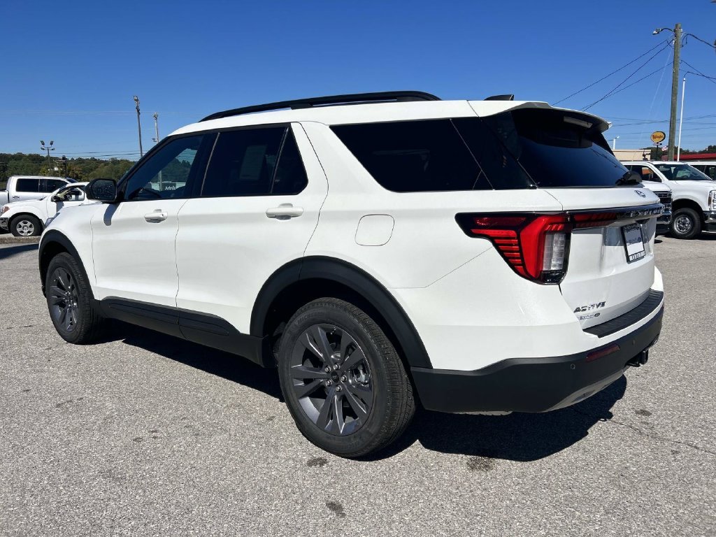 New 2027 Star White Metallic Tri-Coat Ford Active image 6