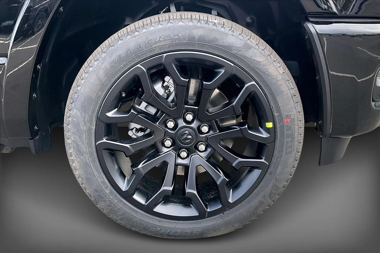 New 2026 Diamond Black Crystal Pearl-Coat Exterior Paint RAM Limited image 32