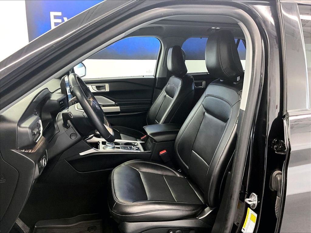 Used 2023 Black Metallic Ford Limited image 10