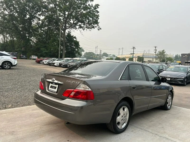 Used 2004 Gray Toyota XLS Sedan 4D image 11