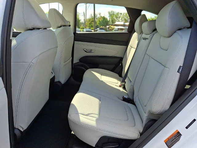 New 2026 White Hyundai SEL Premium image 6