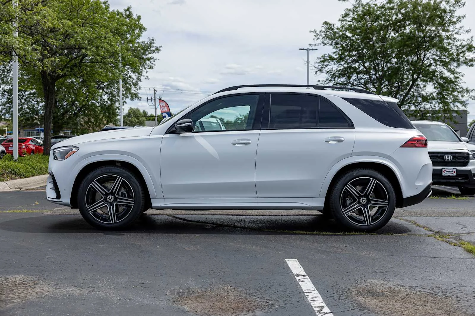 New 2026 MANUFAKTUR Moonlight White magno Mercedes-Benz GLE 450 image 3