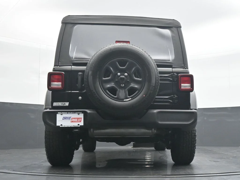 Used 2022 Black Jeep Unlimited Sport image 28