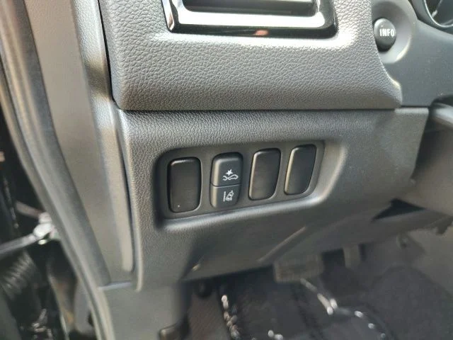 New 2026 Black Mitsubishi 2.0 LE image 12