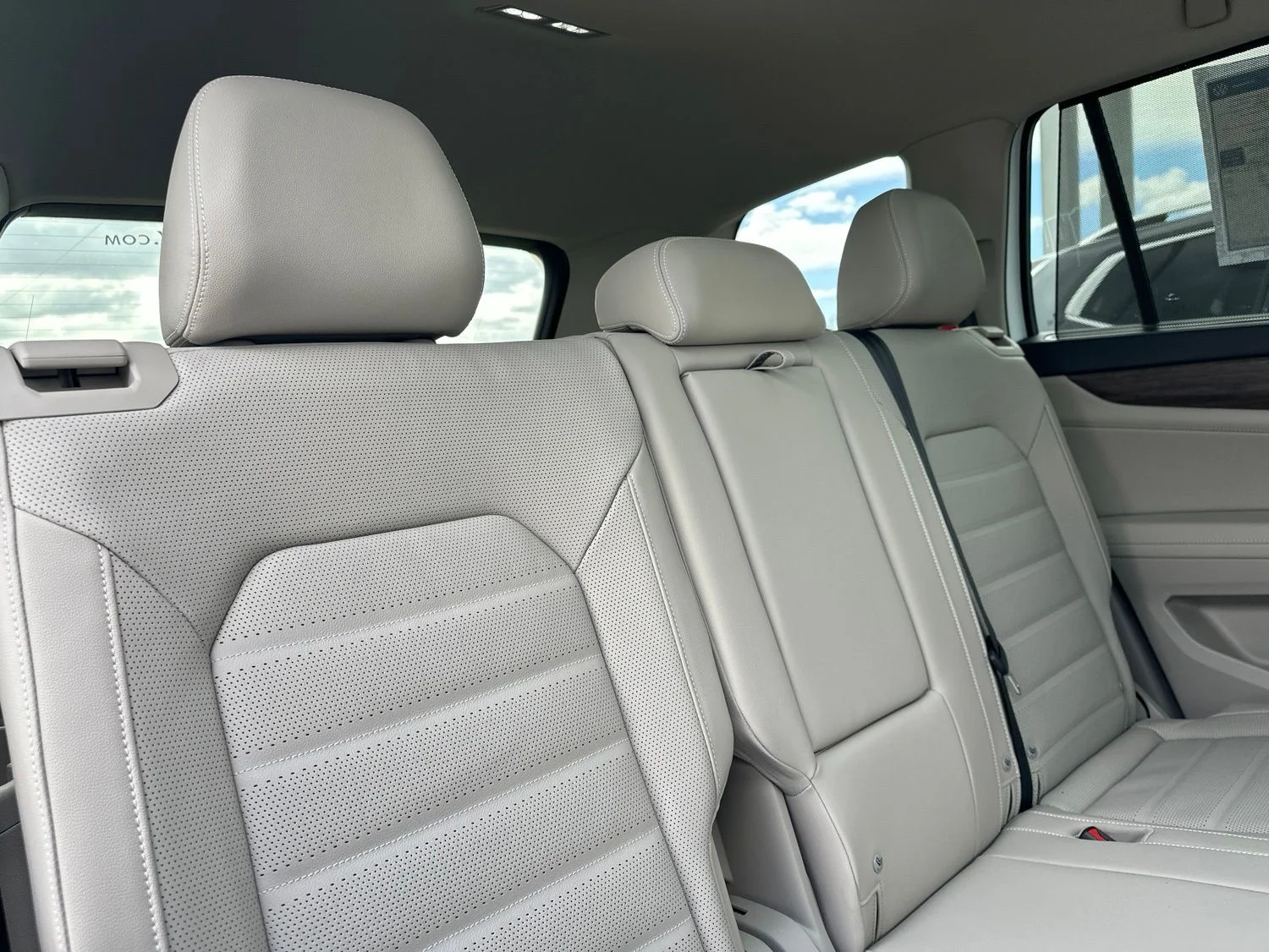 New 2026 White/off-white Volkswagen 2.0T SEL image 35