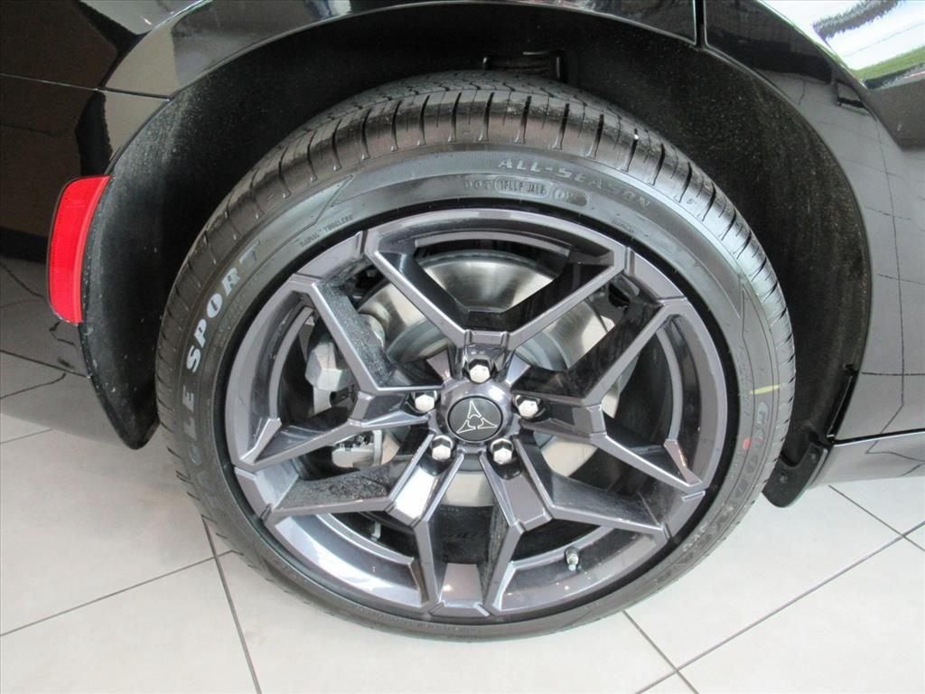 New 2026 Diamond Black Crystal Pearlcoat Dodge R/T image 7