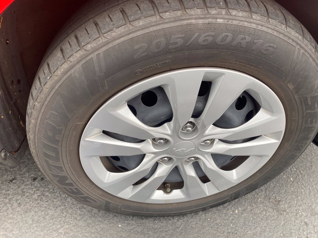 Used 2022 Red Kia LX image 8