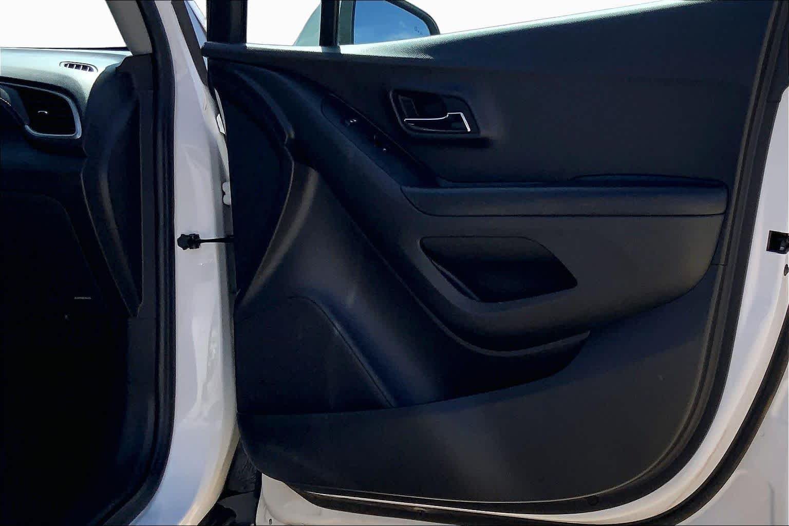2022 Chevrolet Trax LT - Photo 23