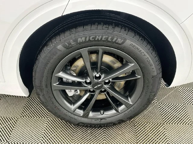 New 2027 White Genesis 2.5T Select image 23