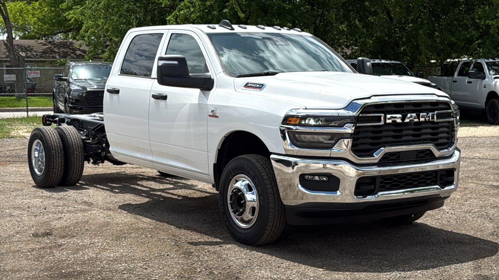 New 2026 Bright White Clear-Coat Exterior Paint RAM Tradesman image 7