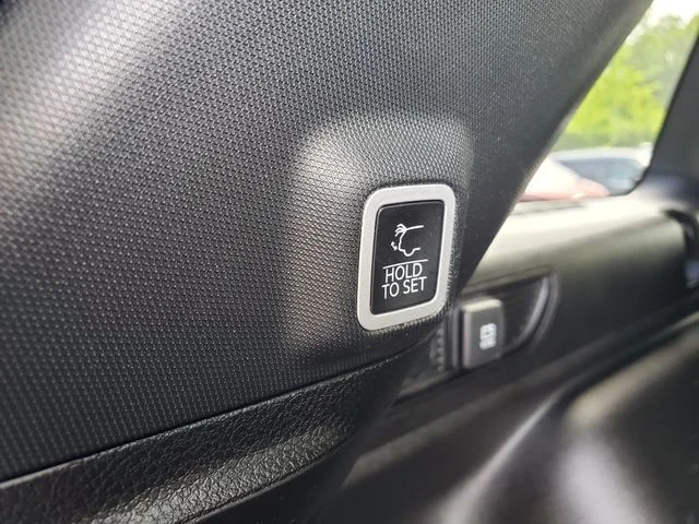 Used 2024 White Jeep Altitude X image 8