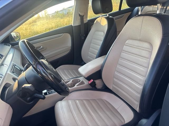 Used 2013  Volkswagen 2.0T Sport Plus image 9