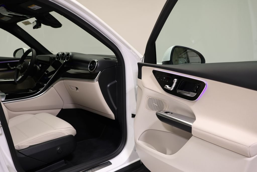 Certified Used 2026 Polar White Mercedes-Benz GLC 300 image 46