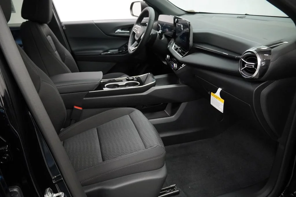 2027 Chevrolet Equinox LT - Photo 28