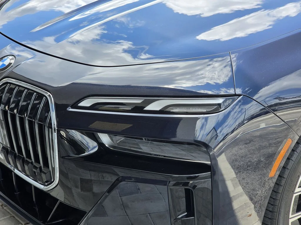 Used 2025 Black BMW 740i xDrive image 9