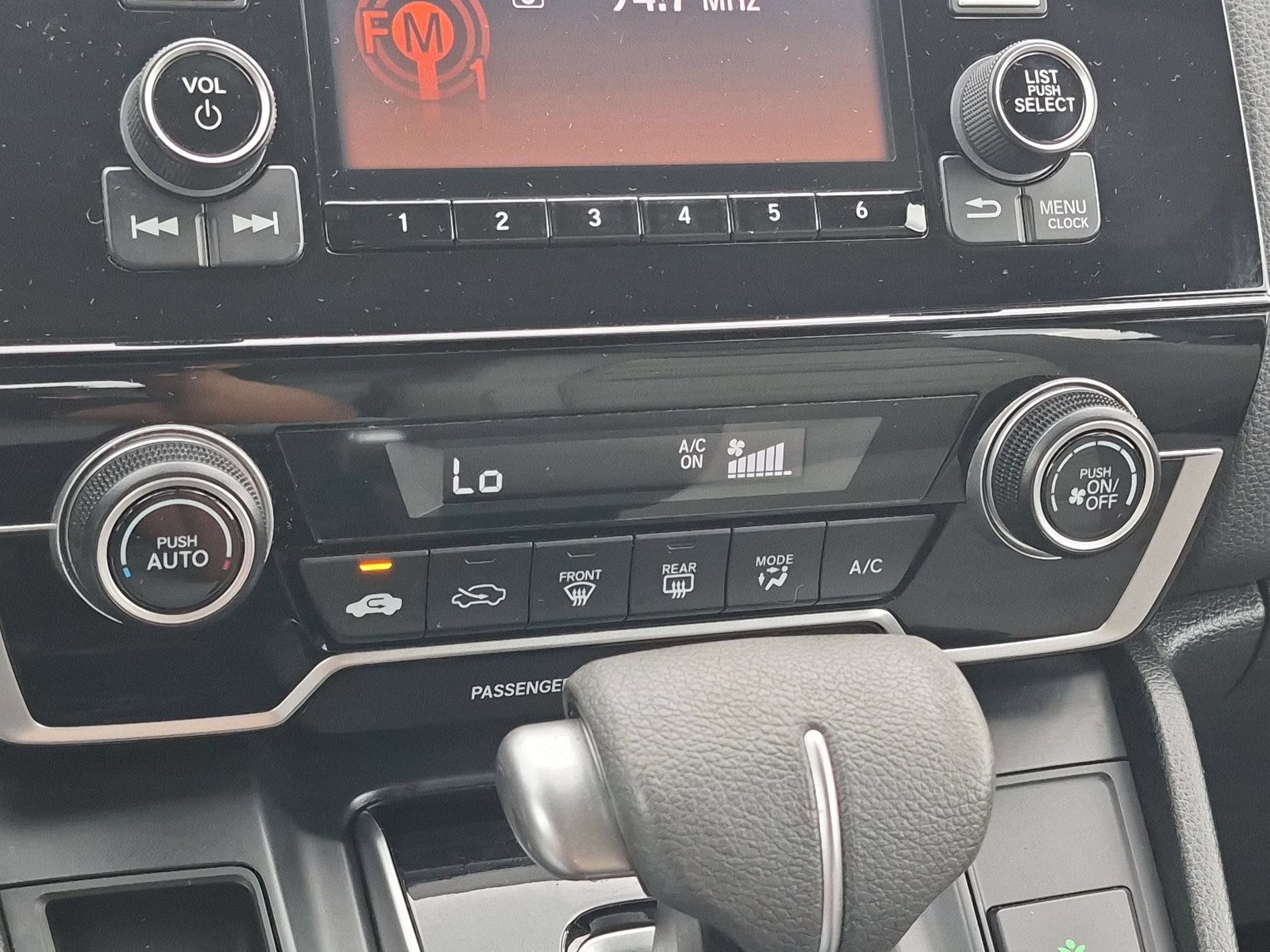 2017 Honda CR-V LX - Photo 20