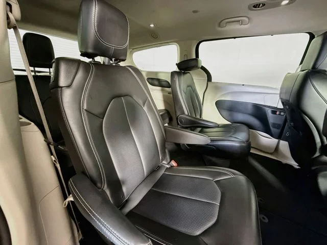 Used 2024 Black Chrysler Touring L image 26