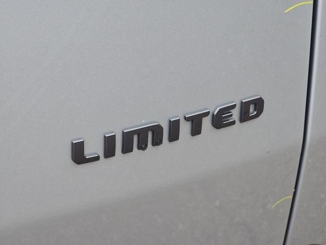 New 2026 Silver Zynith Clear-Coat Exterior Paint Jeep Limited image 25