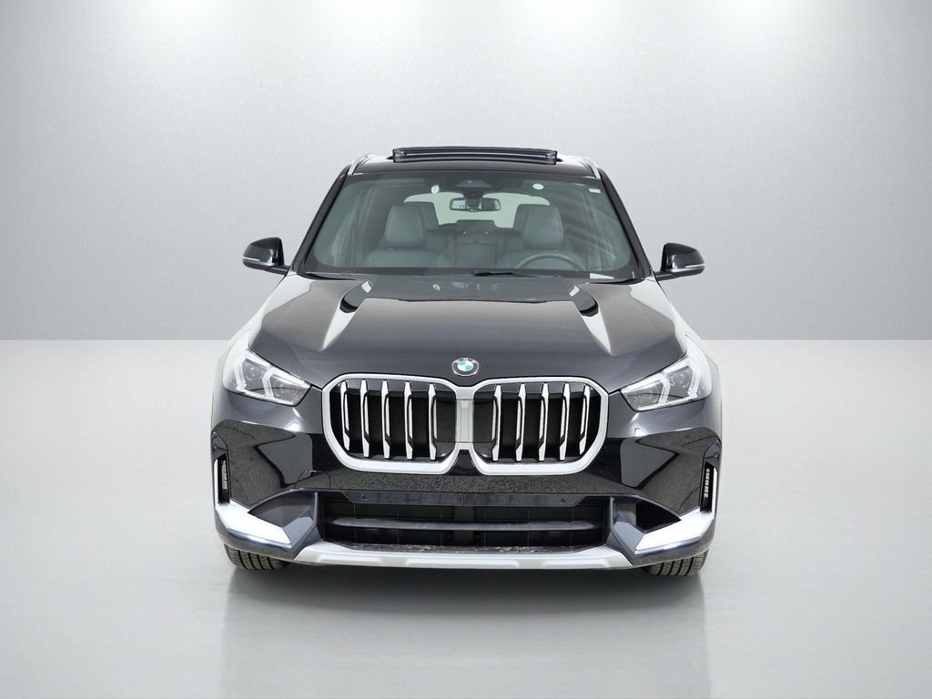 Used 2026 Jet Black BMW xDrive28i image 3