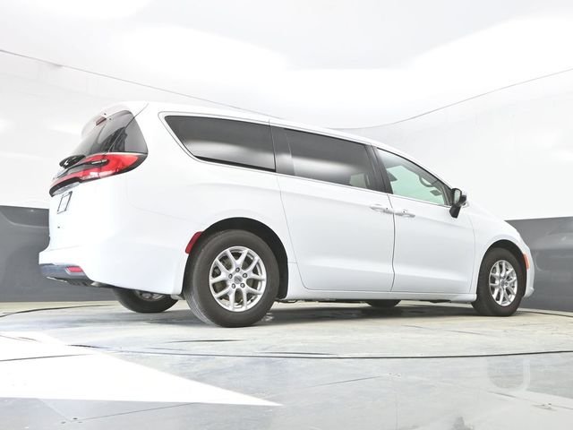 Used 2023 White Chrysler Touring L image 30