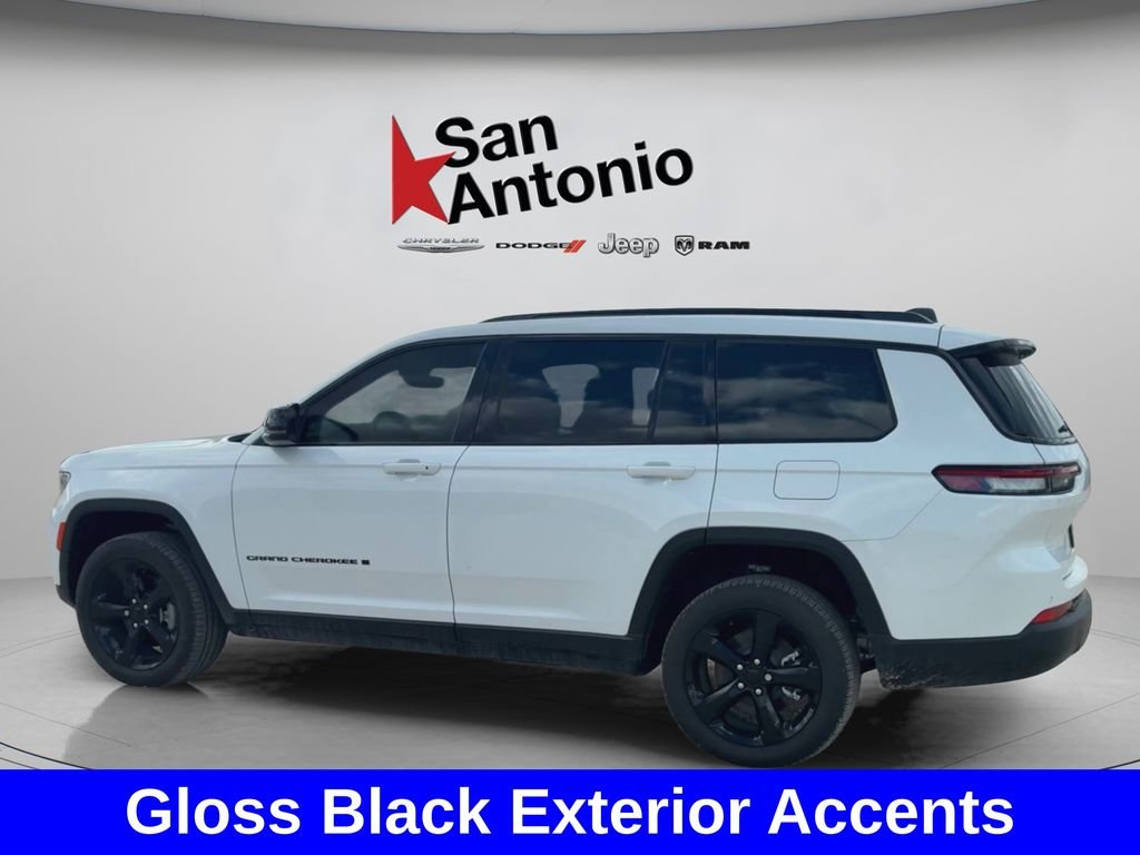 New 2025 Bright White Clear-Coat Exterior Paint Jeep Limited image 9