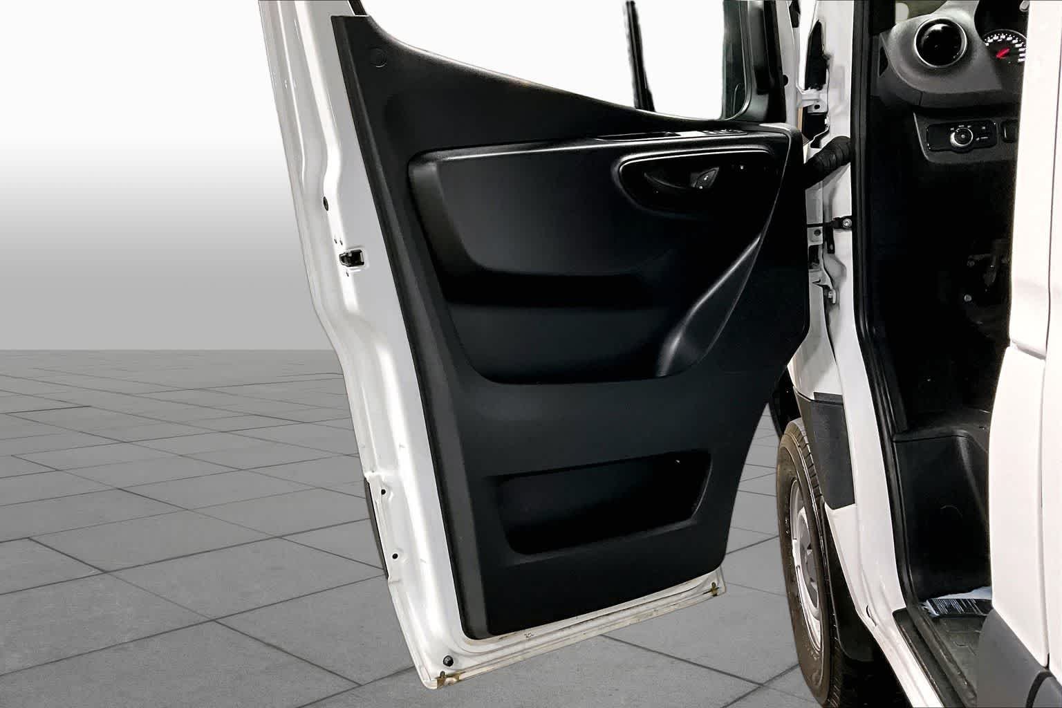 Used 2025 Arctic White Mercedes-Benz  image 20