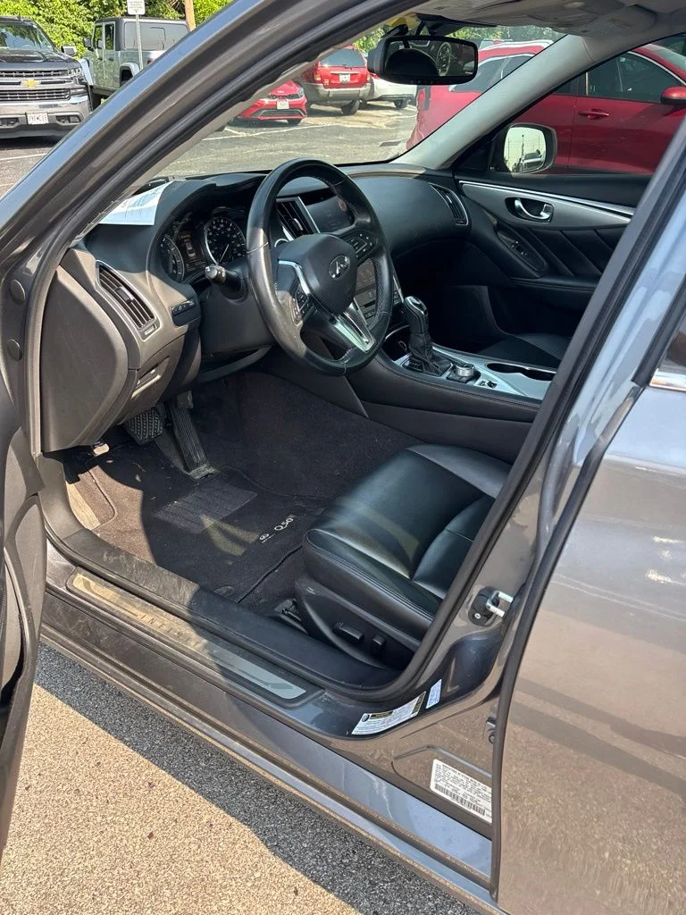 Used 2021 Graphite Shadow INFINITI 3.0t LUXE image 8