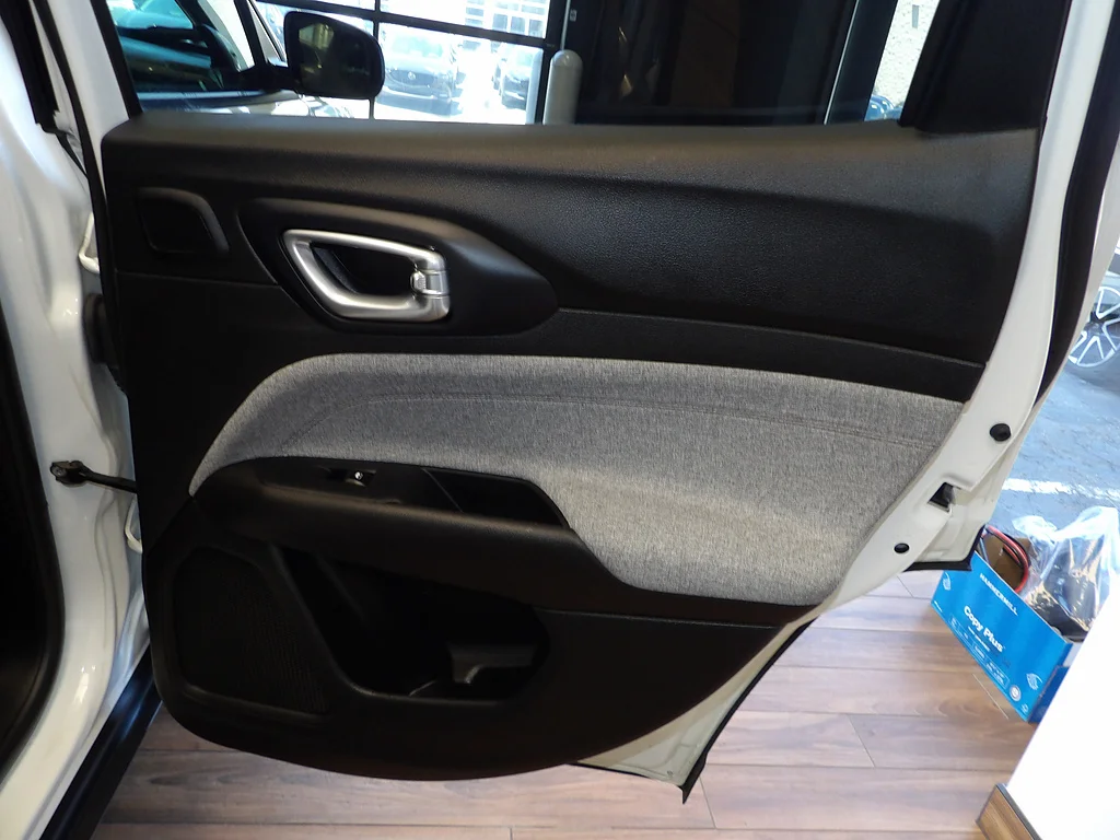 Used 2024 Bright White Clear Coat Jeep Latitude Lux image 16