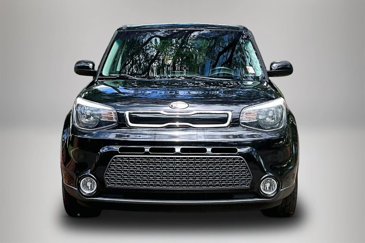 Used 2016 Black Kia Plus image 3