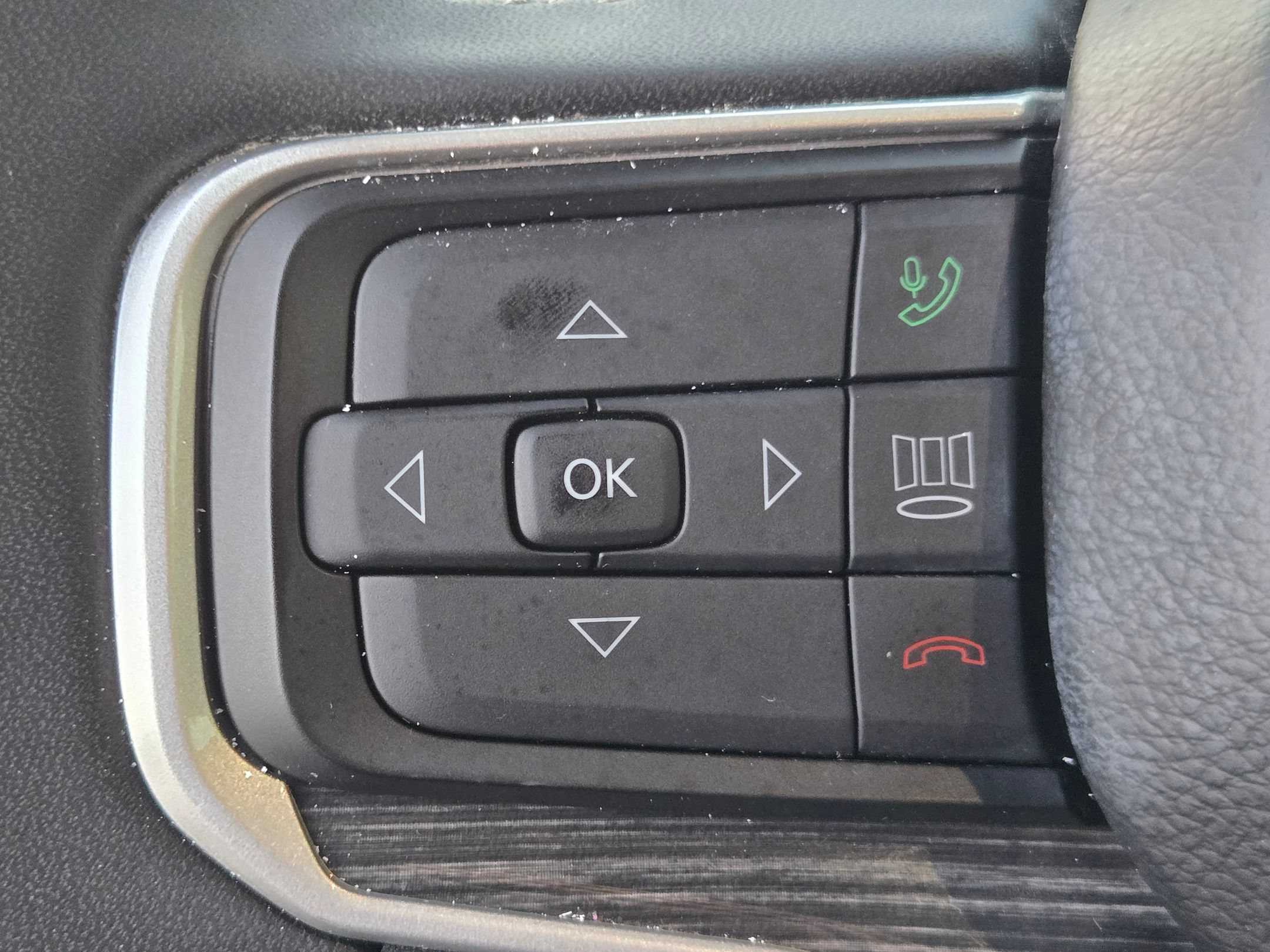Used 2022 Velvet Red Pearlcoat Jeep Series II image 27