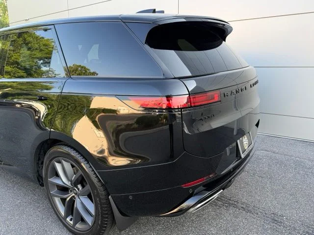 Used 2024 Santorini Black Metallic Land Rover Dynamic SE image 3