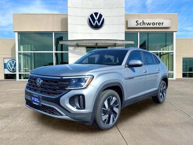 New 2026 Silver Mist Metallic Volkswagen SE w/Technology 4M image 8