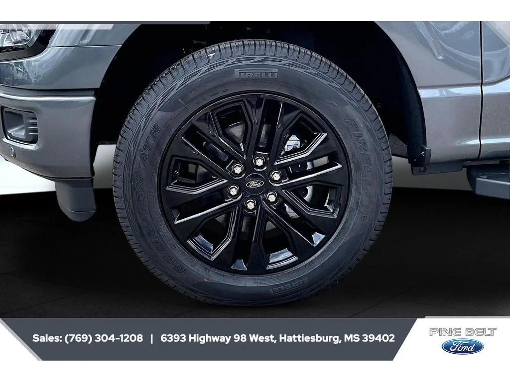 New 2026 Carbonized Gray Metallic Ford XLT image 7