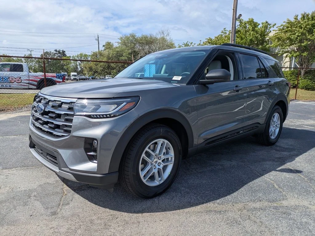 New 2026 Carbonized Gray Metallic Ford Active image 8