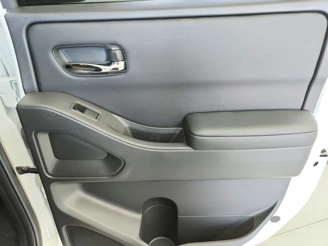 Used 2025 White Nissan SV image 42