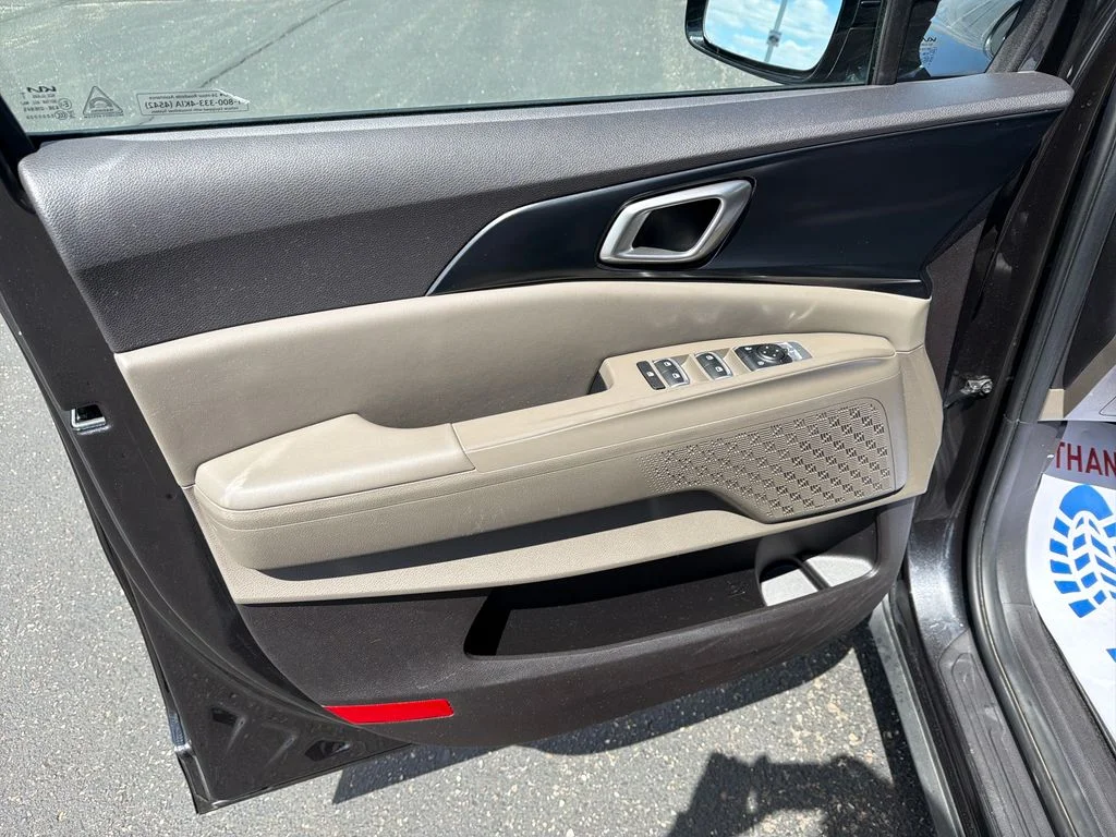 Used 2025 Gray Kia LXS image 10
