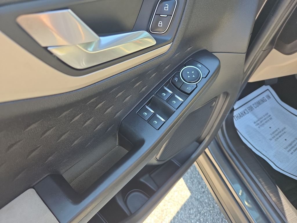 Used 2020 Magnetic Ford SE image 12