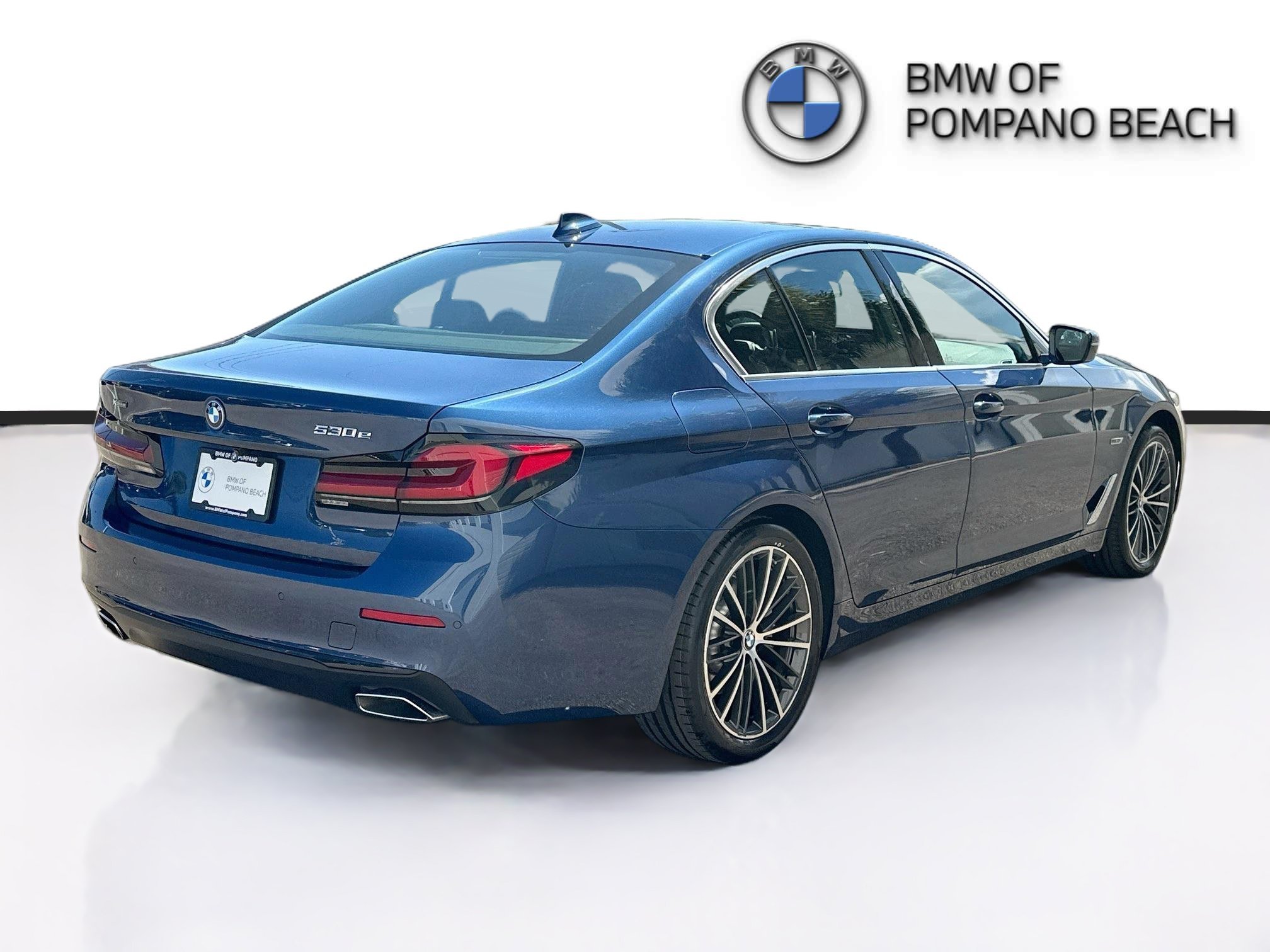 Certified Used 2023 Phytonic Blue Metallic BMW 530e xDrive image 7