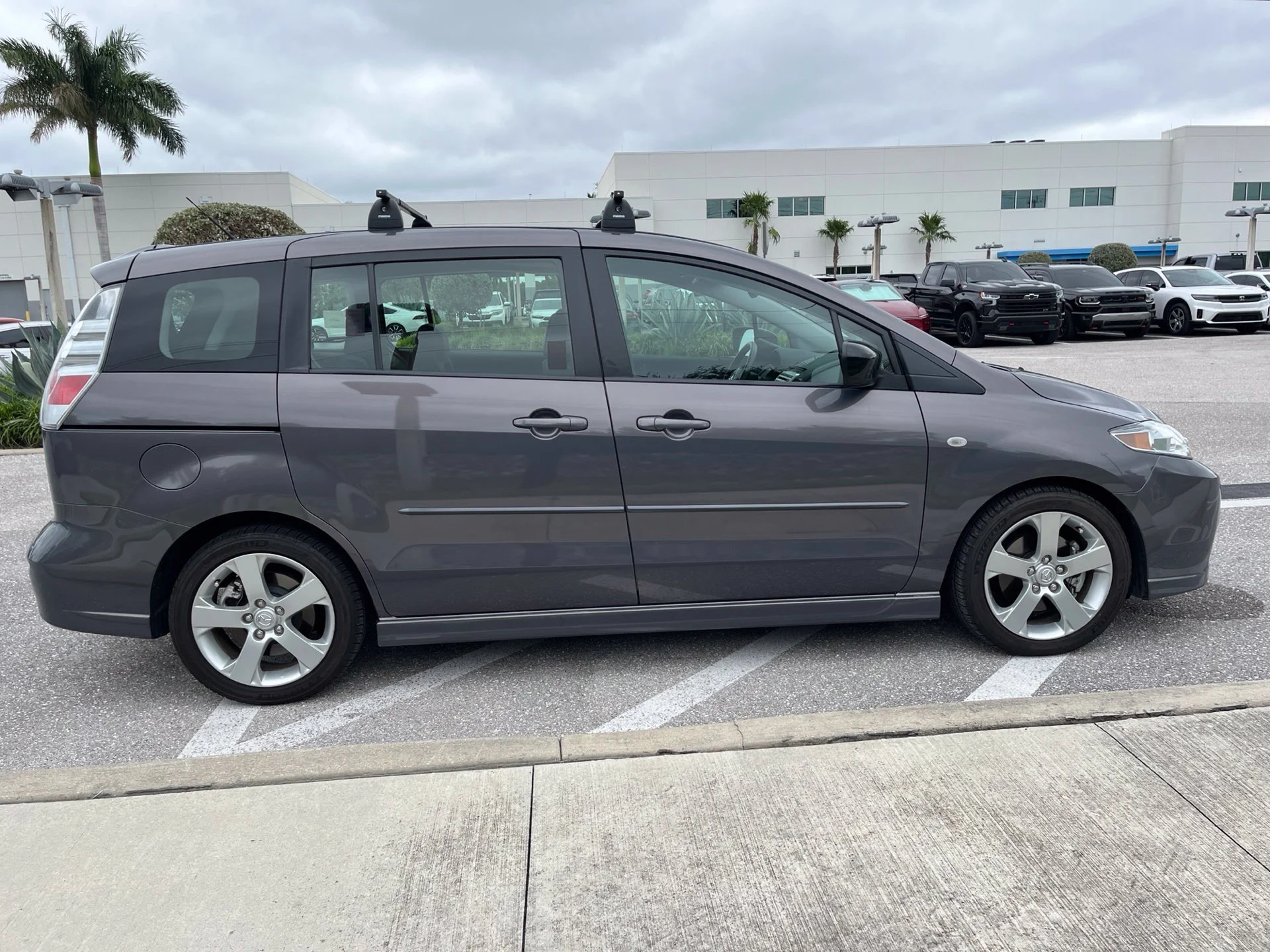 Used 2007 Galaxy Gray Mica Mazda Sport image 5