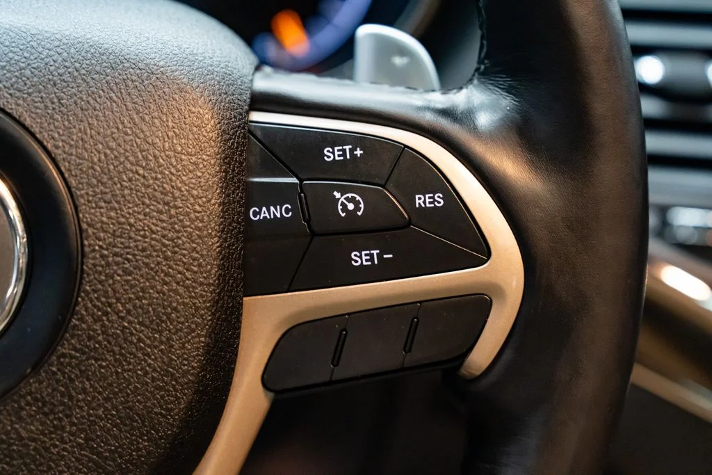 Used 2016 White Jeep Limited image 16