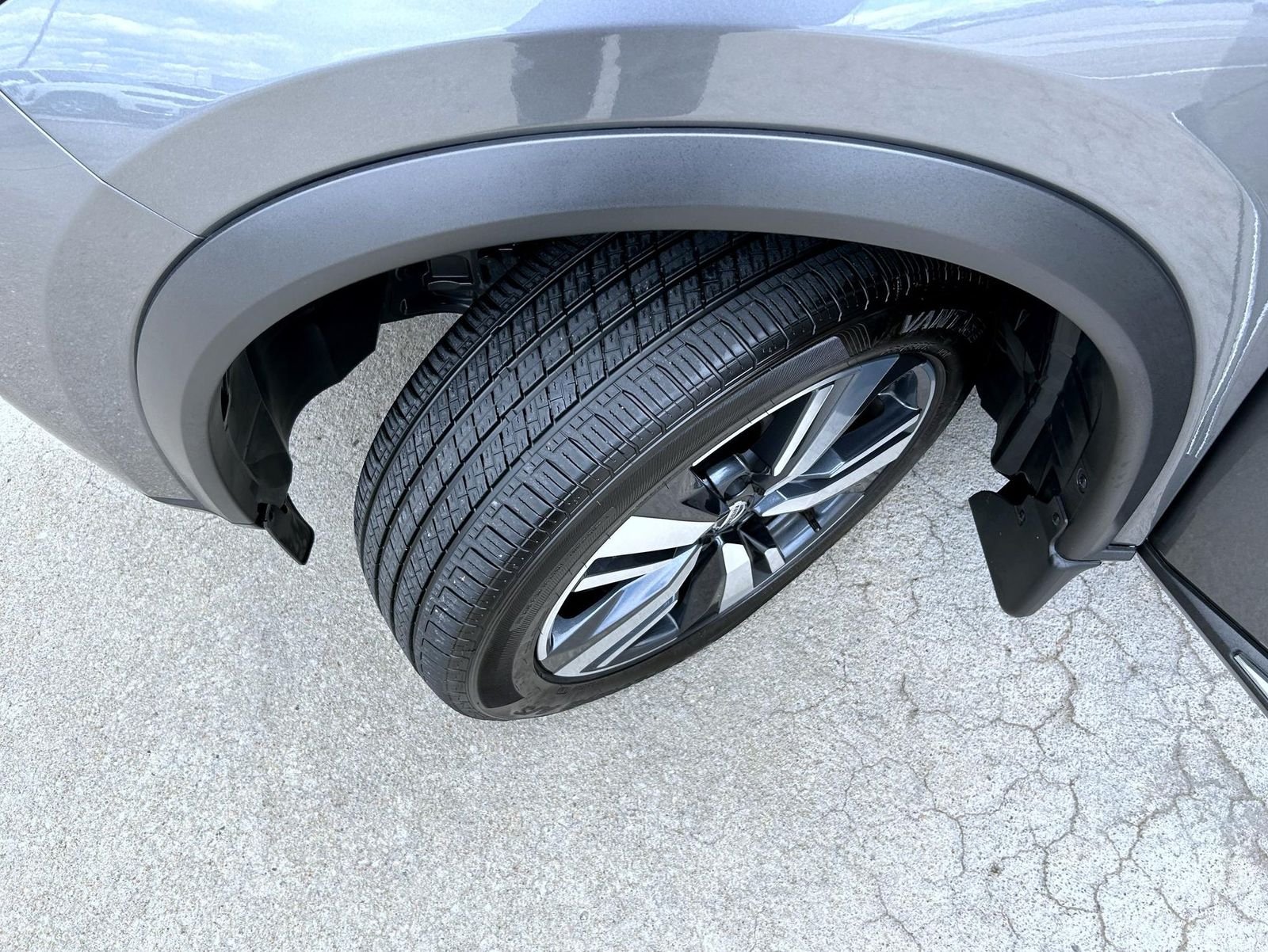 Used 2021 Gray Nissan SL image 23