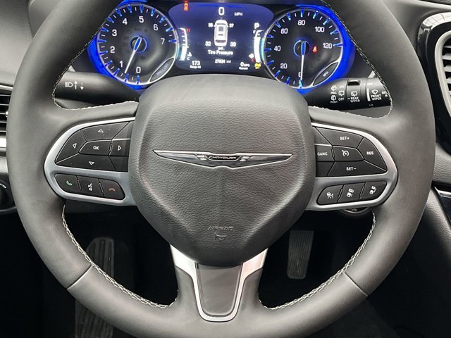 2025 Chrysler Pacifica Select - Photo 14