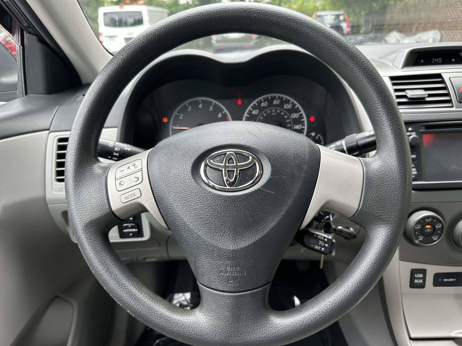 Used 2013 Gray Toyota LE image 13